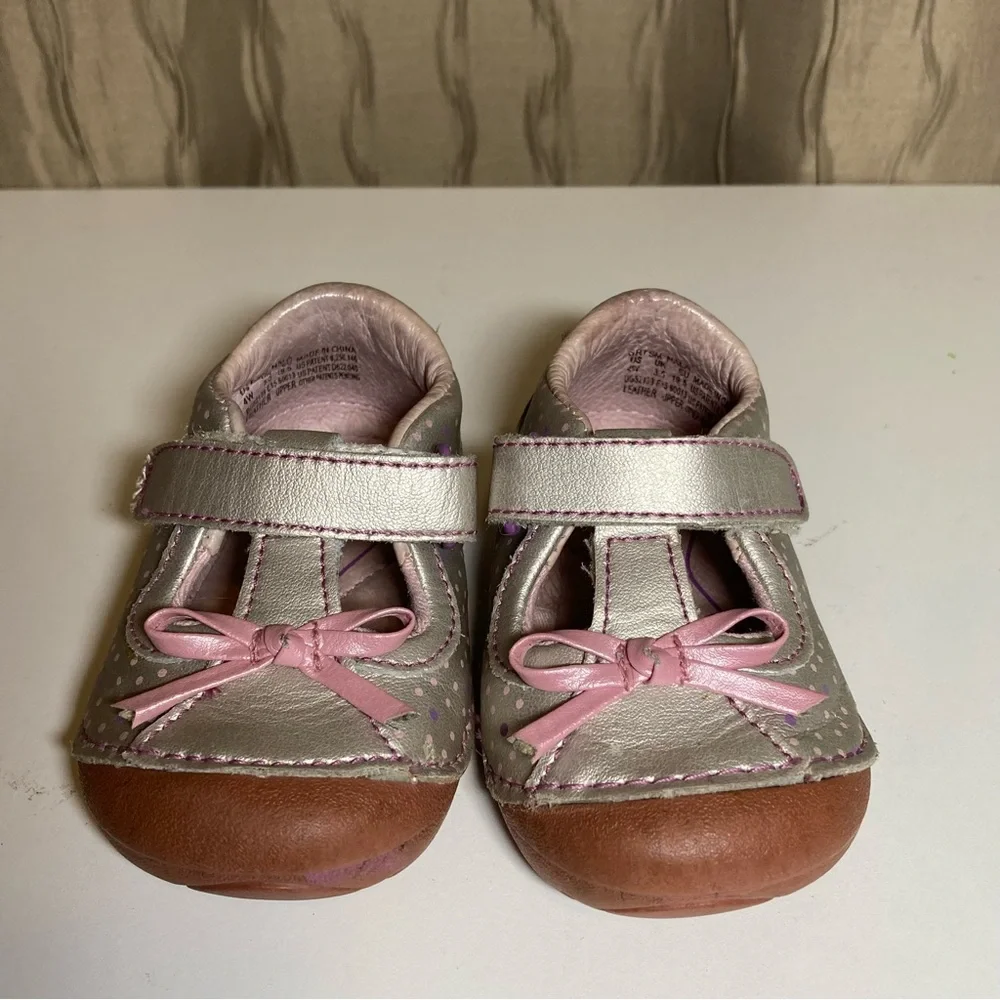 🌺 Stride Rite Baby Girl's 4 W Mary Jane T Strap Bow Sparkle